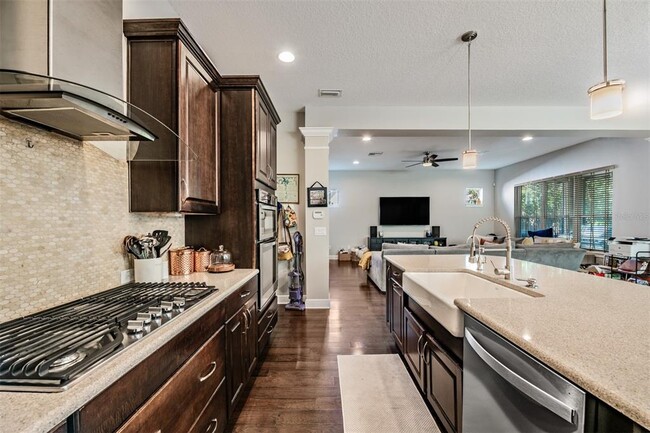 Building Photo - 3007 W Palmira Ave