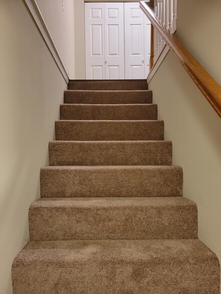 Building Photo - 428 Orchard View Ct