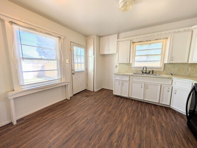 Building Photo - 9001 Indiana Ave