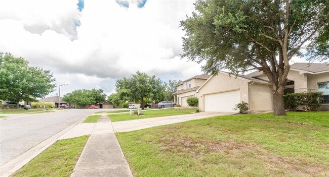 Building Photo - 116 Amberwood Ct