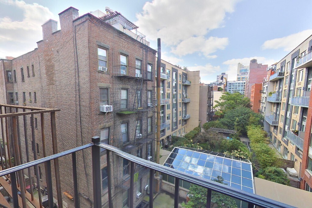 Building Photo - 697 TENTH (47th St. & 48th St.), #4RS