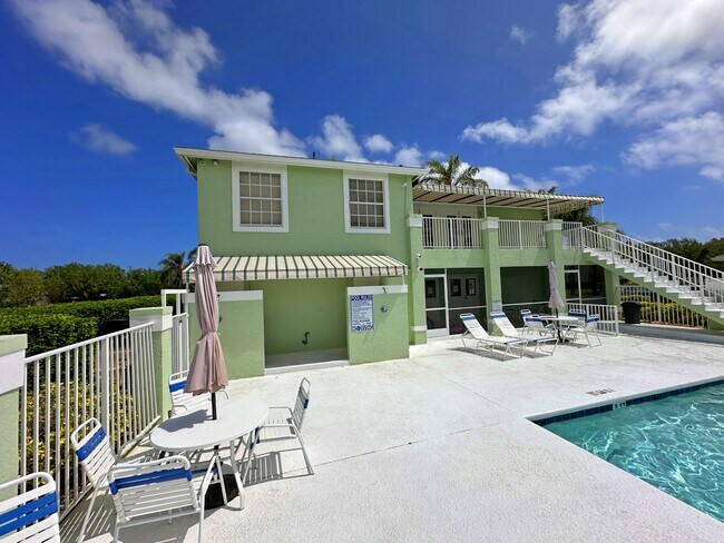 Building Photo - 2130 SE Wild Meadow Cir