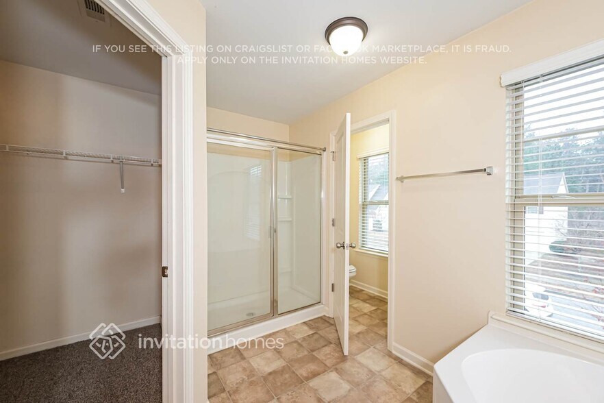 Building Photo - 4172 Oak Field Dr