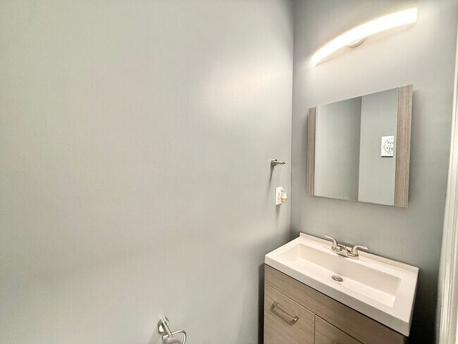 Building Photo - Newly Remodeled 4BD, 2.5BA Raleigh Home wi...