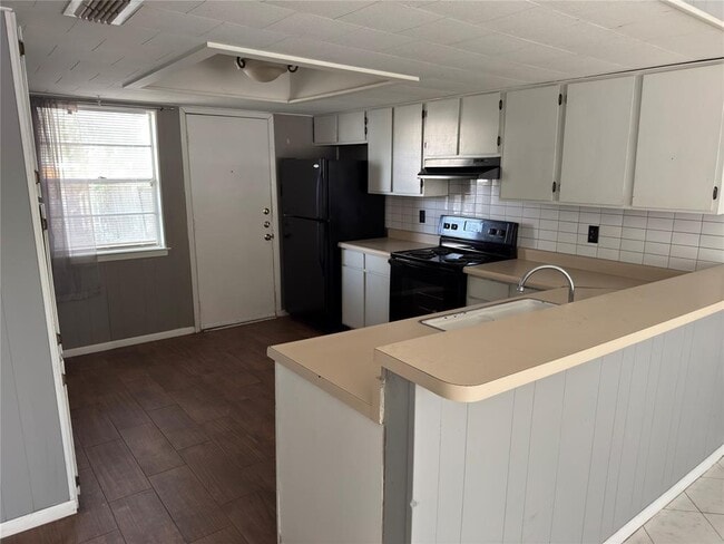 Building Photo - 2745 Maple Tree Rd