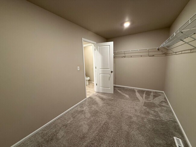 Building Photo - Spacious, modern 5-bed, 2.75-bath in sought-after Daisy Crossing Community in Sultan