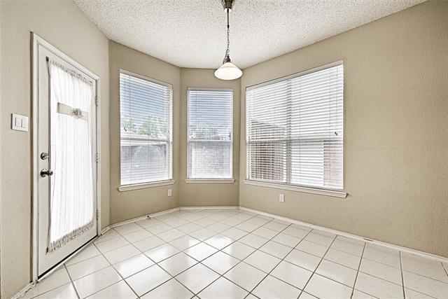 Building Photo - 9701 Thorncliff Dr