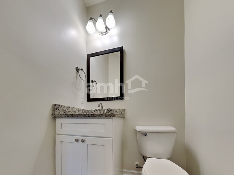 Building Photo - 2065 Tanners Mill Dr