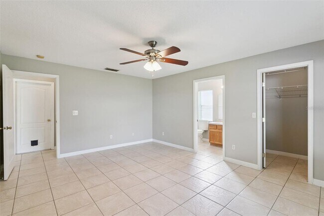 Building Photo - 886 Scenic View Cir