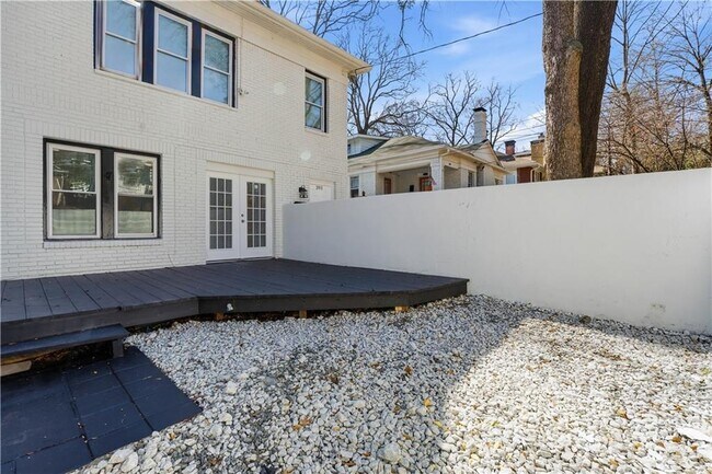 Building Photo - 393 8th St NE