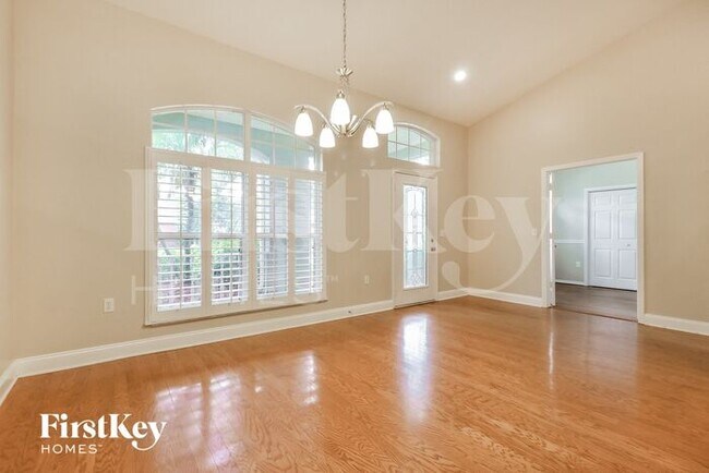 Building Photo - 28635 Fairweather Dr