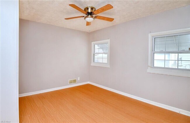Building Photo - 1658 Thalia Ave