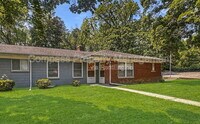 Building Photo - 2832 S Burdick St