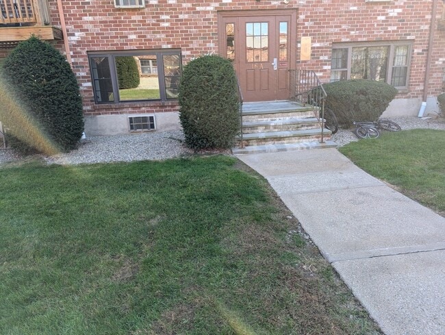 Primary Photo - 16a Mayberry Dr