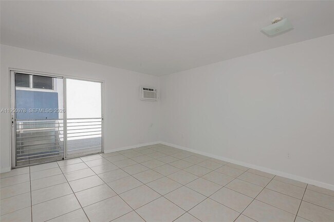 Building Photo - 1441 Lincoln Rd