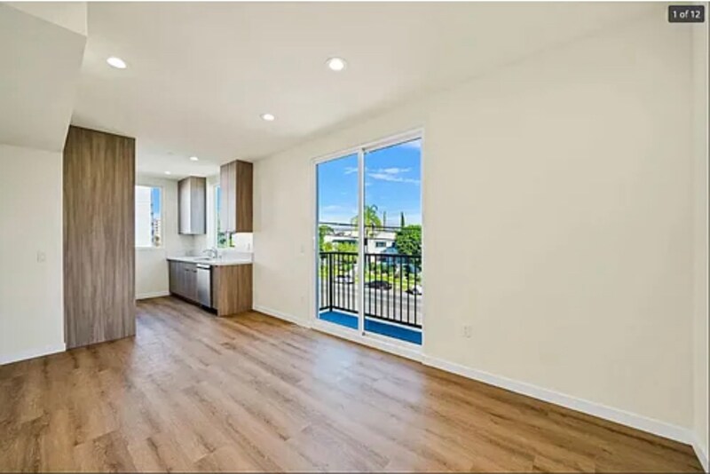 Building Photo - 8827 Van Nuys Blvd