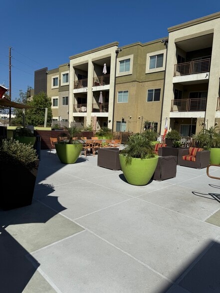 Common - 2978 Ripple Pl