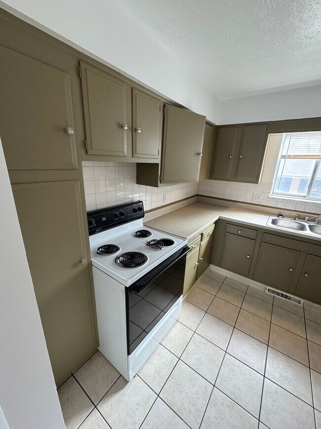 Building Photo - LMB-Stow Apts, LLC  for First Prop II