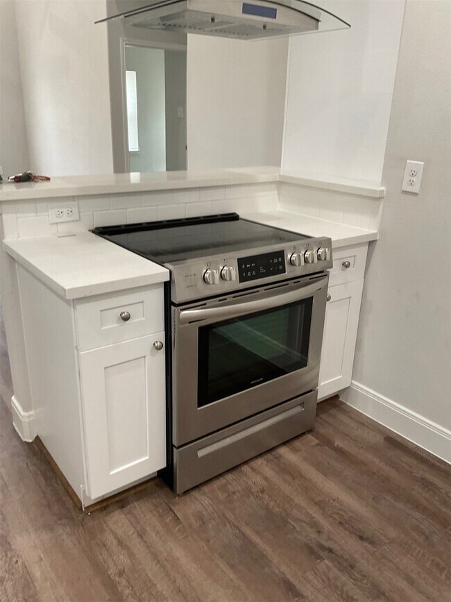 Building Photo - 430 Schmidt Rd