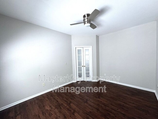 Building Photo - 204 Straywhite Ave