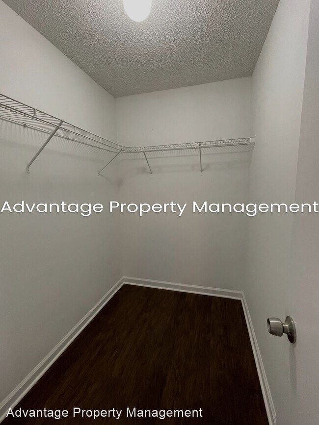 Building Photo - 5 br, 2 bath House - 1502 Rolling Hills Dr.