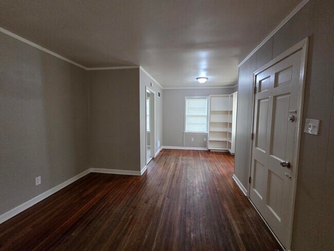 Building Photo - 4062 Shirley Dr