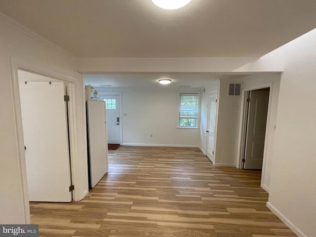 Building Photo - 43 Silopanna Rd