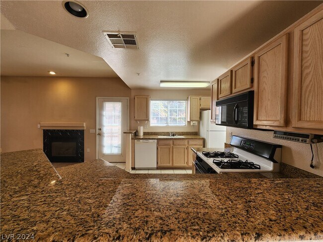 Building Photo - 2925 Wigwam Pkwy