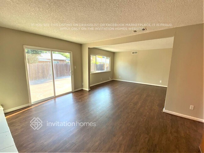 Building Photo - 1637 Amapola St