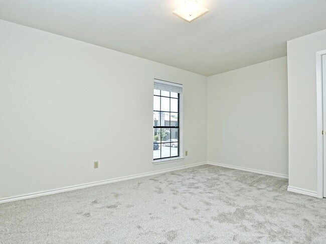 Building Photo - 4159 Steck Ave
