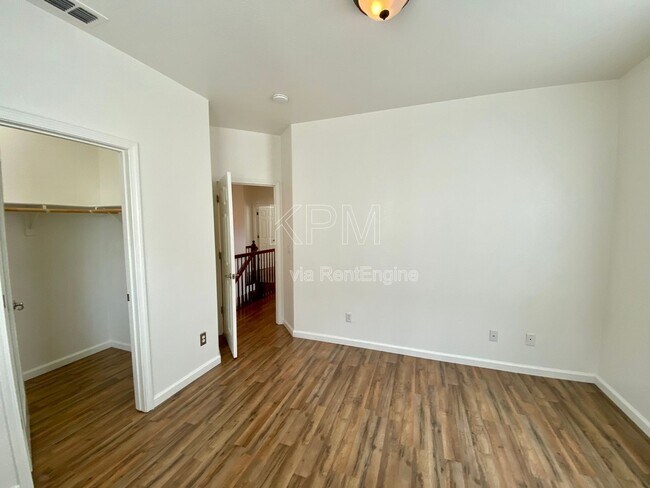 Building Photo - 10814 Peony Pl Dr