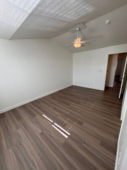 Building Photo - 1096 E 1270 S