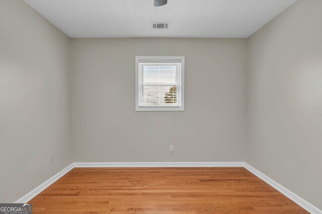 Building Photo - 1555 Hardin Ave