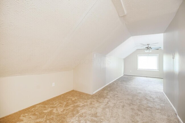 Building Photo - 890 Bucknell Rd