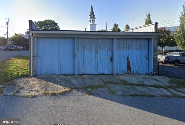Building Photo - 130 S Potomac St