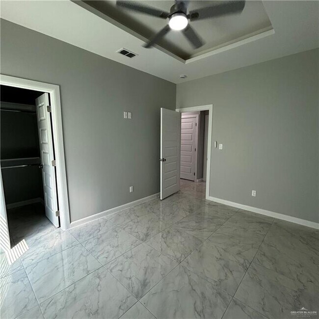 Building Photo - 2108 E Viviana St