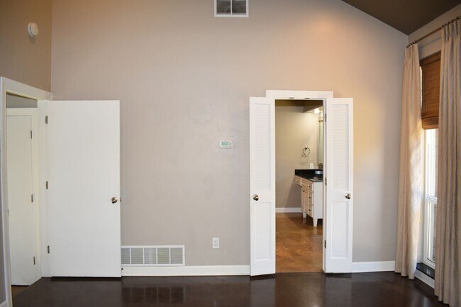 Building Photo - 2307 Autumn Oaks Trail