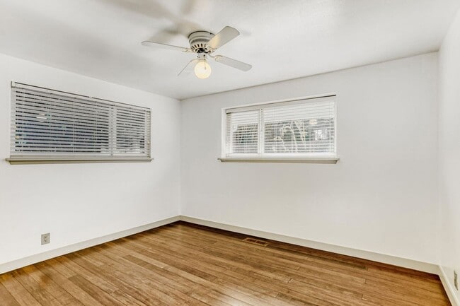 Building Photo - 4Bd/2Ba Bellevue House