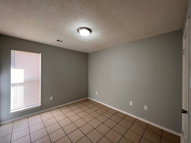 Building Photo - 6270 Jamestown Dr