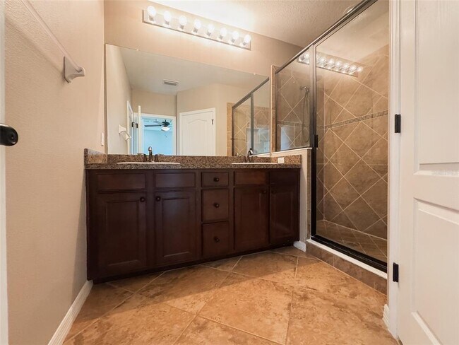 Building Photo - 27015 Juniper Bay Dr