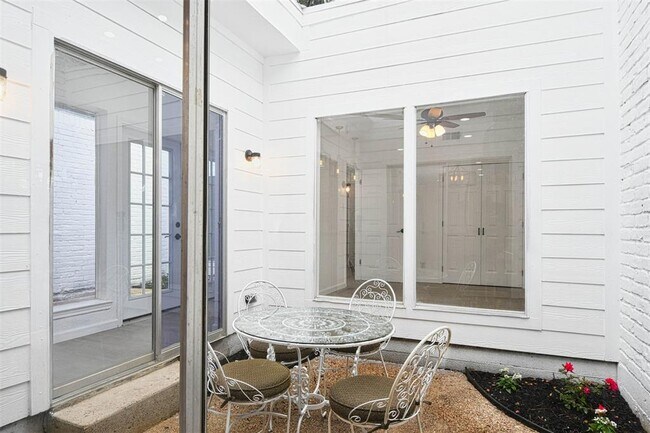 Building Photo - 86 Artesian Way