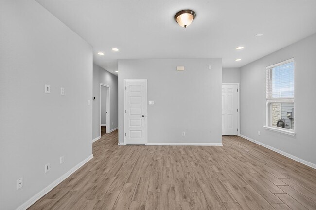 Building Photo - 256 El Dorado Rd