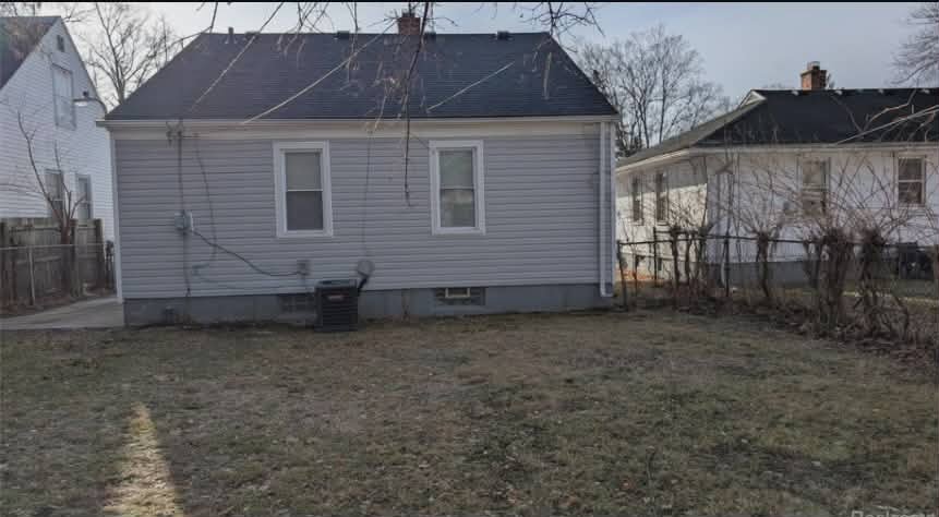Building Photo - 21338 Pembroke Ave