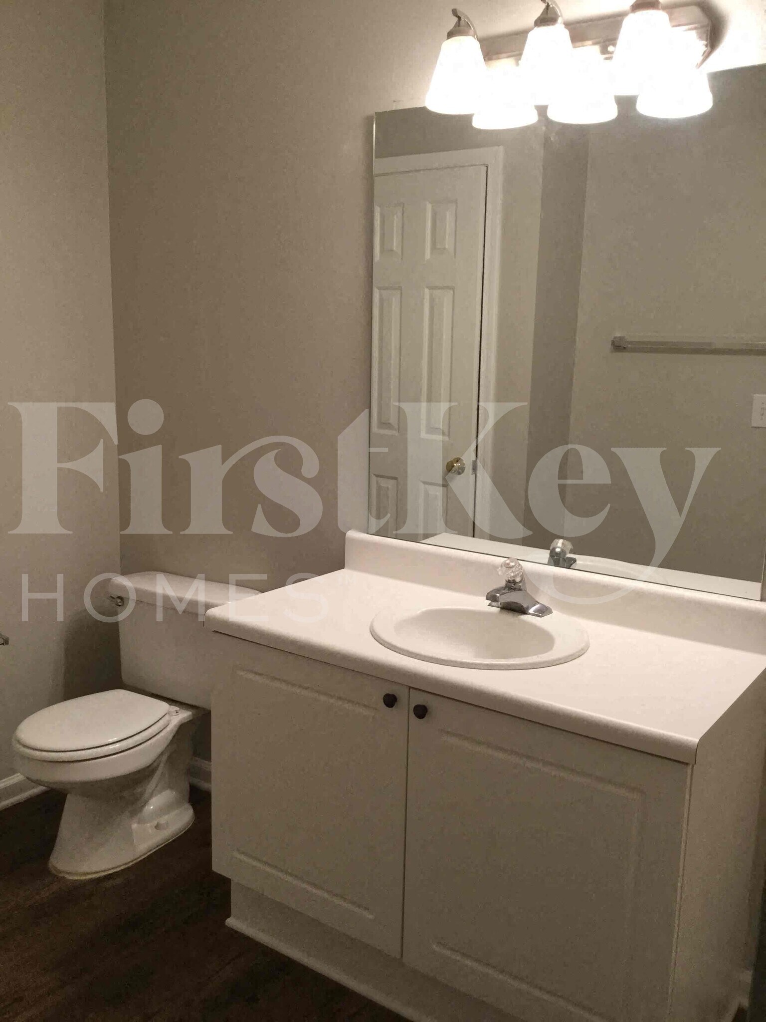 Building Photo - 2324 Sandspring Dr SW