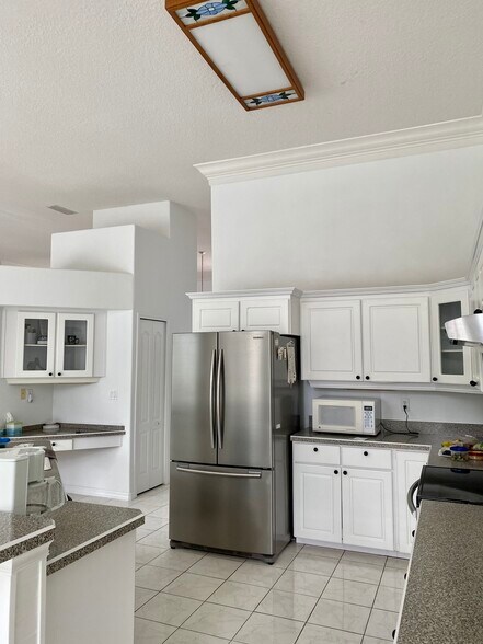 Building Photo - 1476 Kenoa Cir