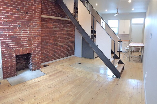 Building Photo - 3345 Ligonier St