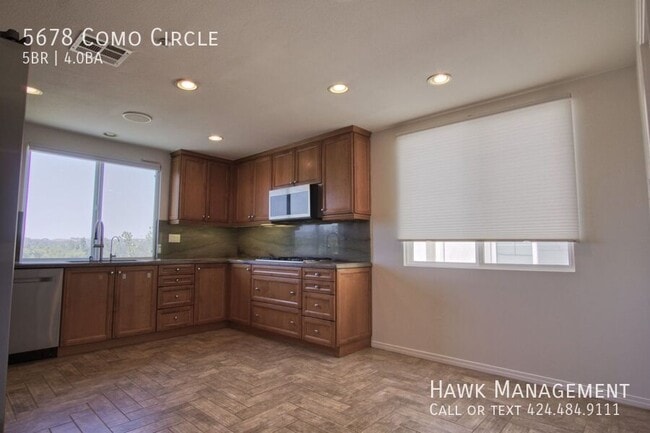 Building Photo - 5678 Como Cir