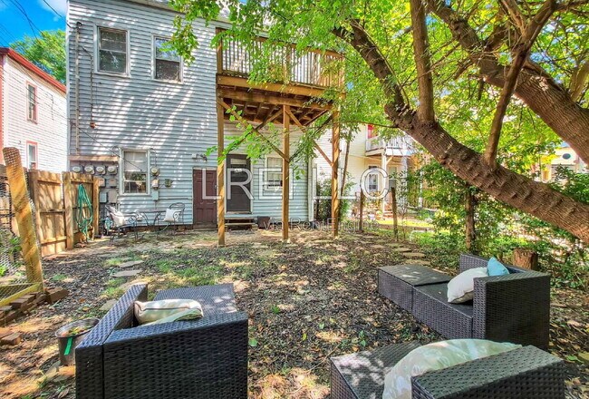 Building Photo - 710 Rubel Ave
