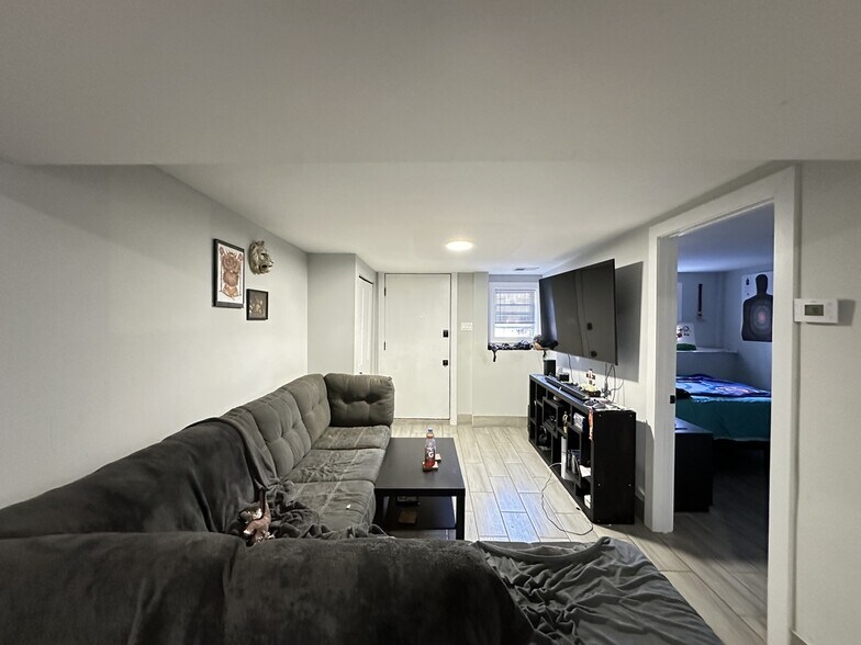 Building Photo - 1721 N Mozart St