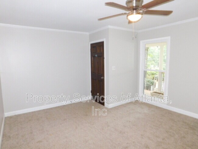 Building Photo - 4850 Lehigh Dr